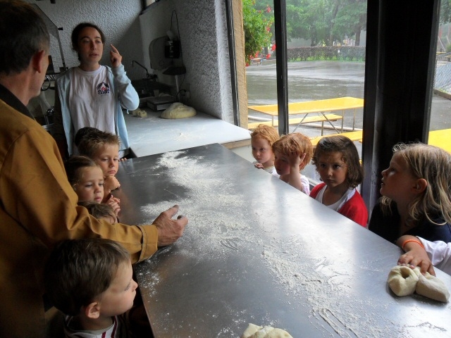 Village Camps International Summer Camp VDC Geneva 2016-08-12 https://www.villagecamps.com/journals_admin/images/311-10-Picture 023.jpg